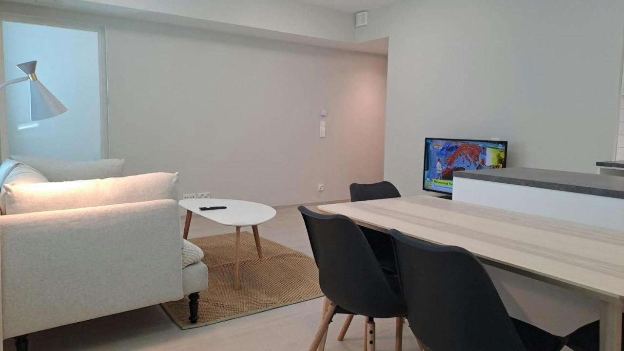 Two Bedroom For 4 *